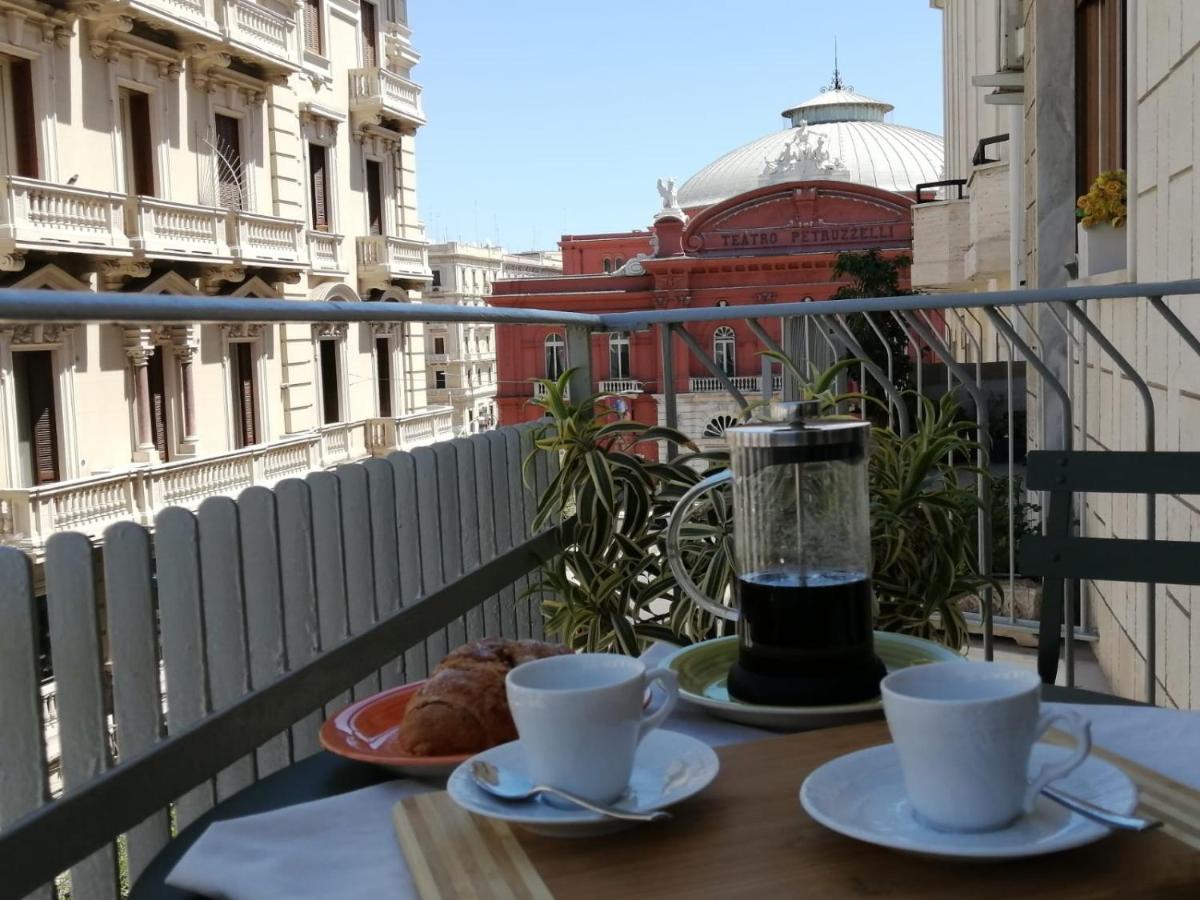 Centralissimo E Confortevole, Fronte Petruzzelli Apartment Bari Bagian luar foto